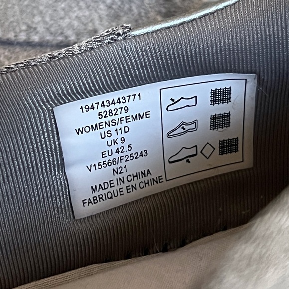 Lands’ End Gatas Ladies Gray Slip-on Walking Shoes - Picture 11 of 11